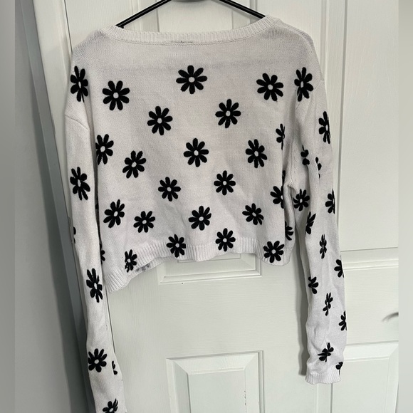 Flower Print Cropped Sweater - Picture 2 of 2